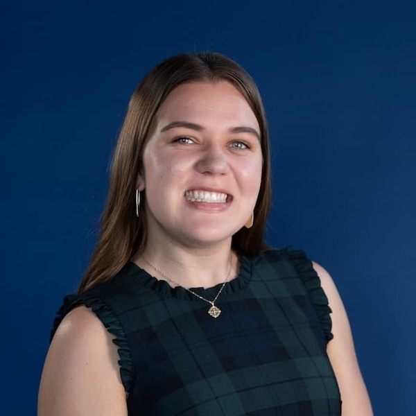 Lauren Engates Headshot